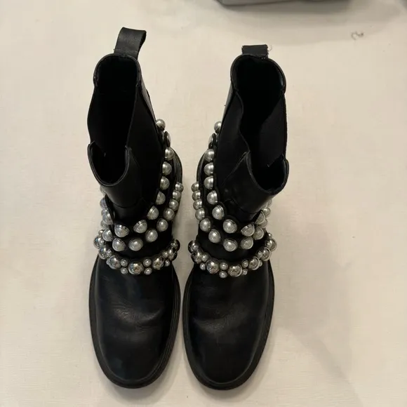Zara pearl boots